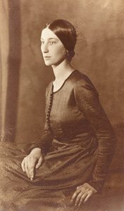 Portrait de Winifred Knights